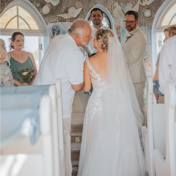 Sara Gabriel Malia Wedding Veil - 90” - Picture 2 of 8